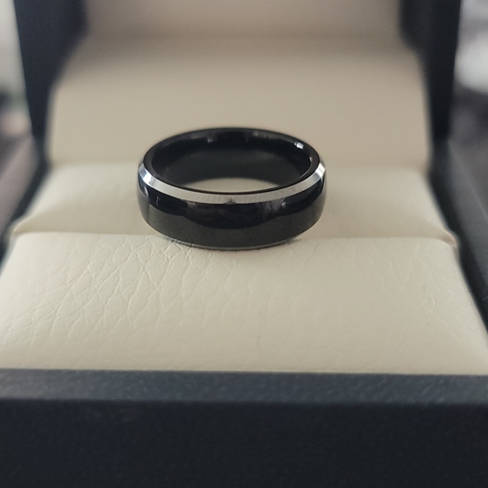 Black and Silver Tungsten Carbide Ring Size 5
